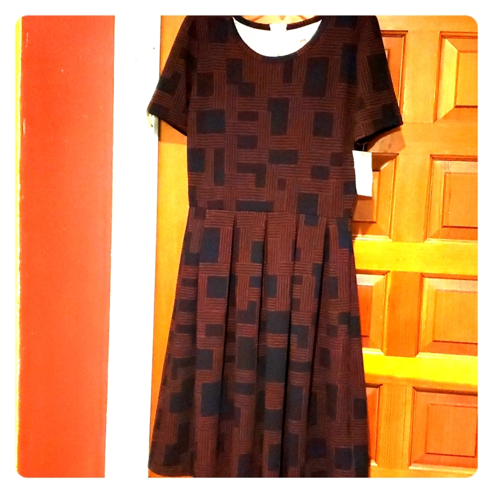 LuLaRoe Amelia Short Sleeve Dress